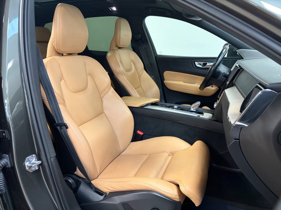 Volvo XC60 2,0 T8 ReCharge Inscription aut. AWD 5d