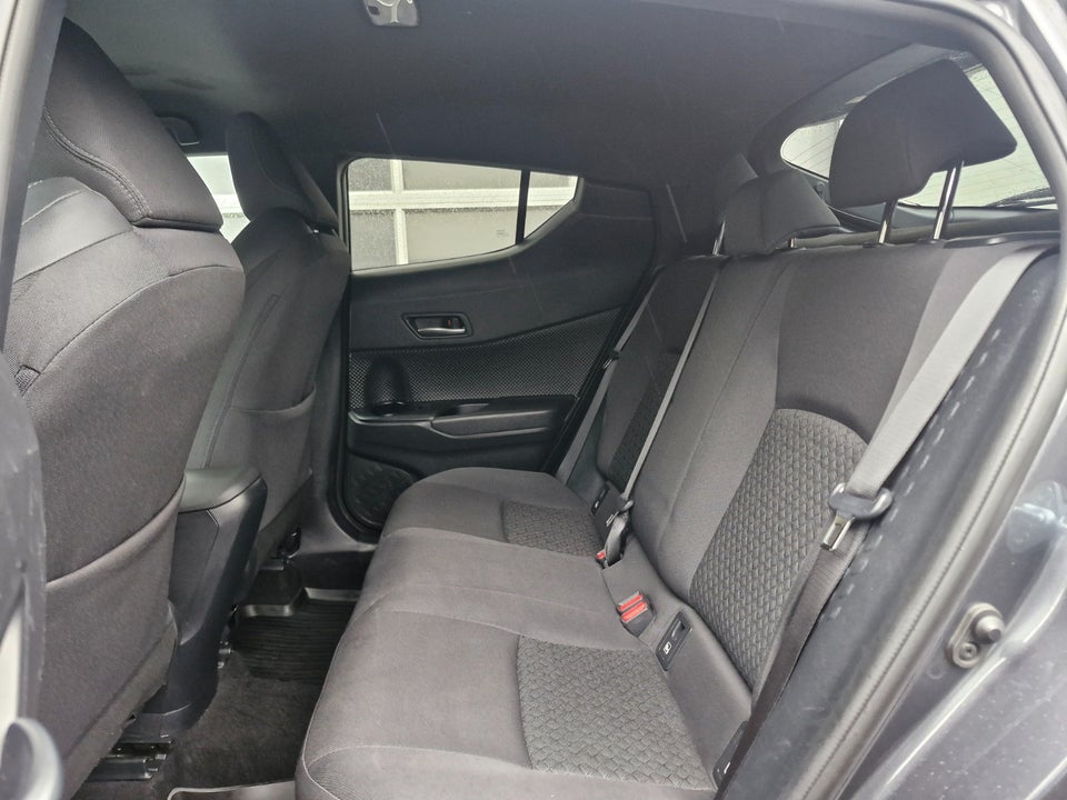 Toyota C-HR 1,8 Hybrid C-LUB Premium CVT 5d