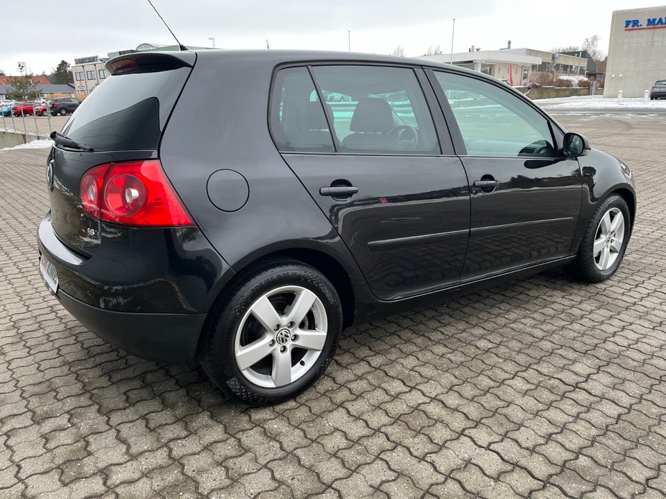 VW Golf V 1,6 GT Sport 5d