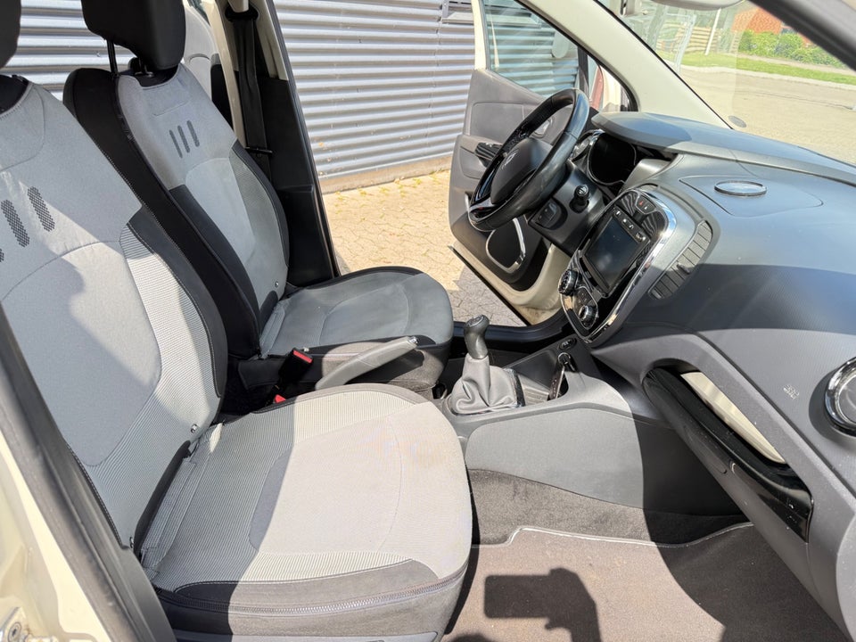 Renault Captur 0,9 TCe 90 Expression 5d