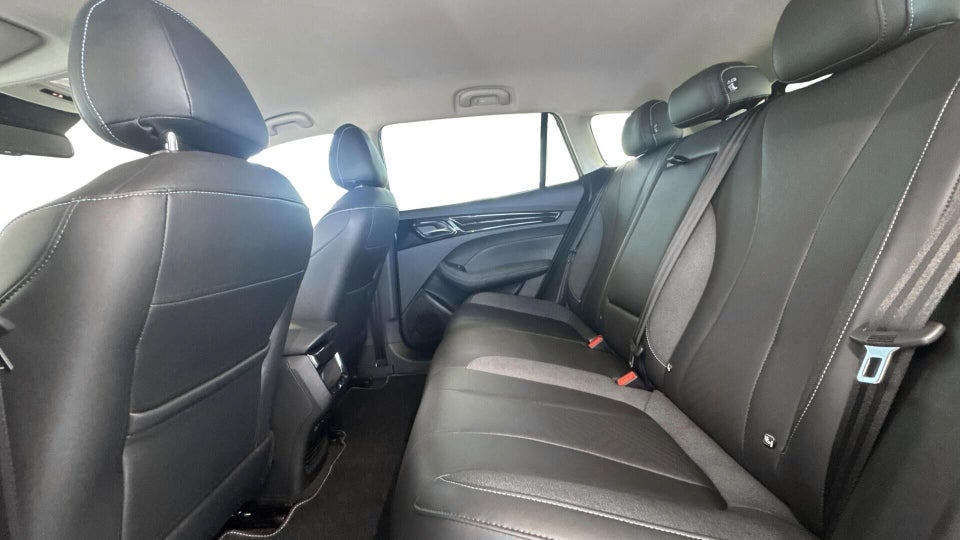 MG MG5 61 Luxury 5d