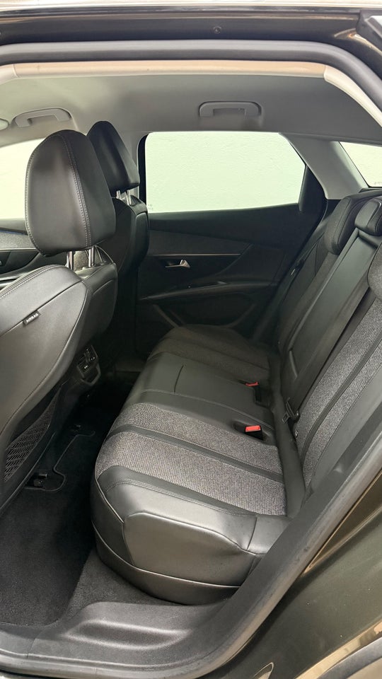 Peugeot 3008 1,6 Hybrid Allure Limited EAT8 5d