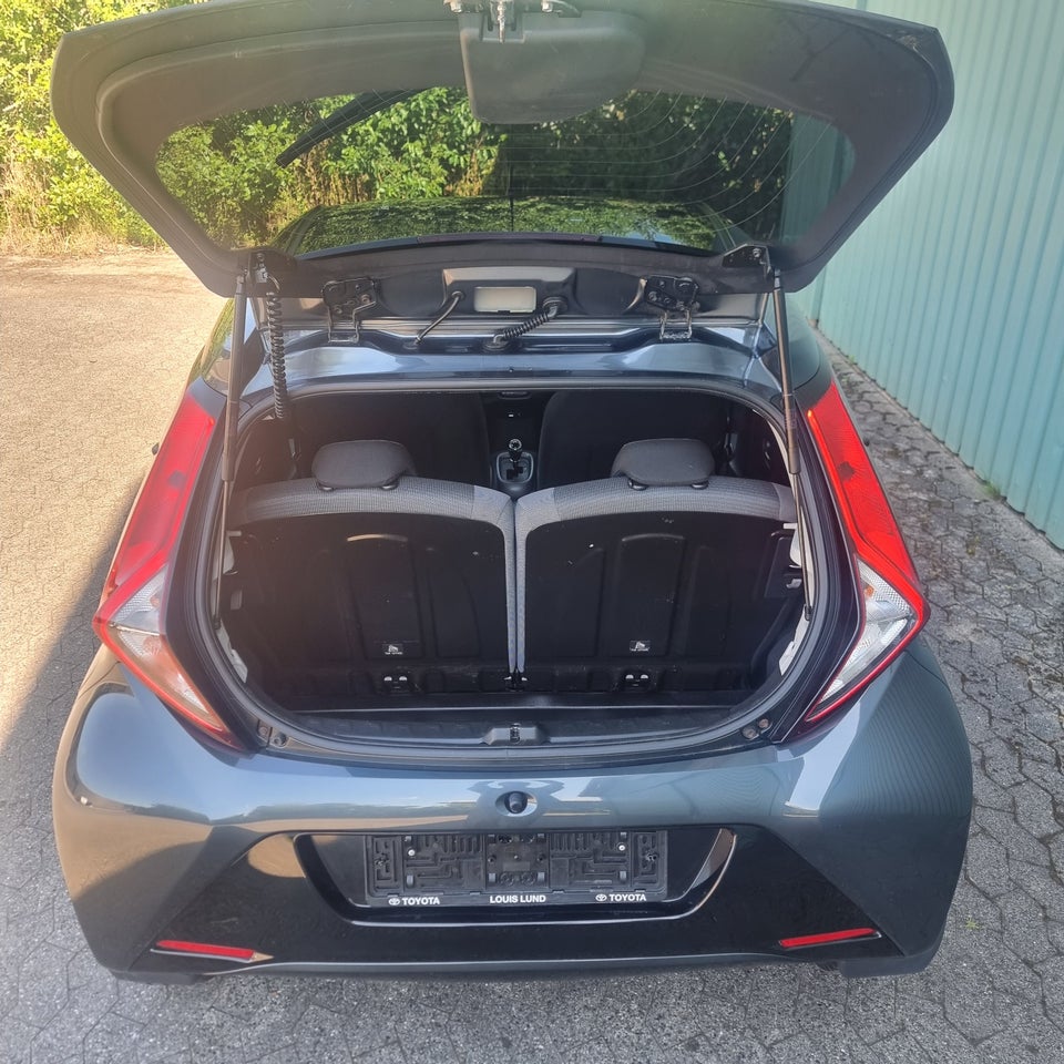Toyota Aygo 1,0 VVT-i x-play x-shift 5d