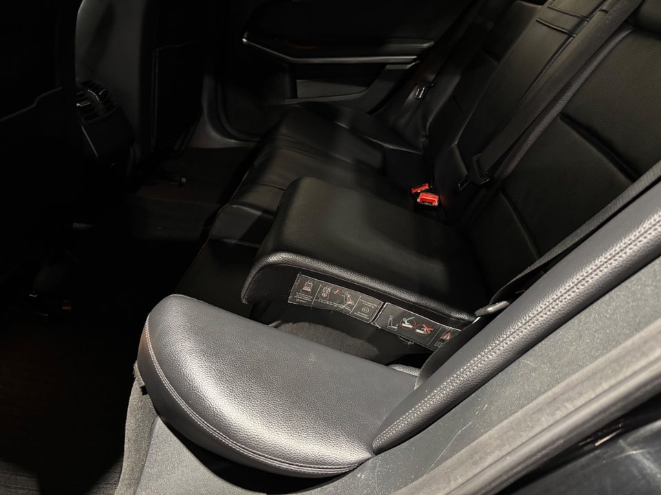 Mercedes E200 2,2 CDi Avantgarde aut. 4d