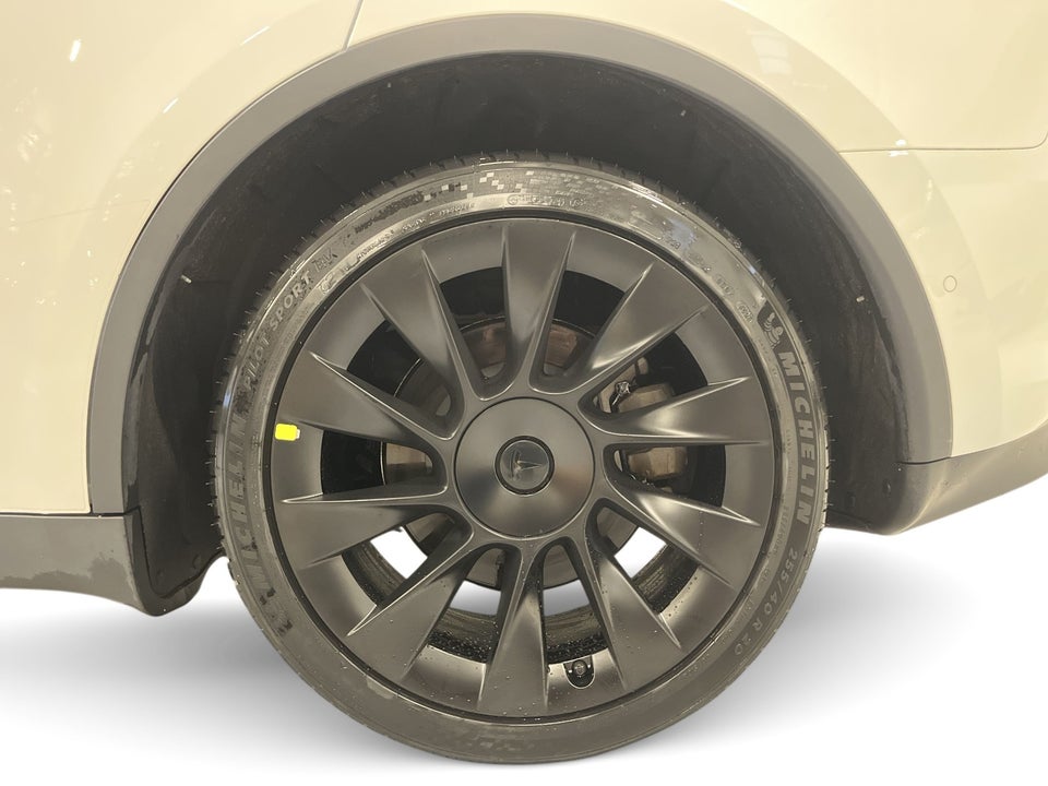 Tesla Model Y Long Range AWD 5d