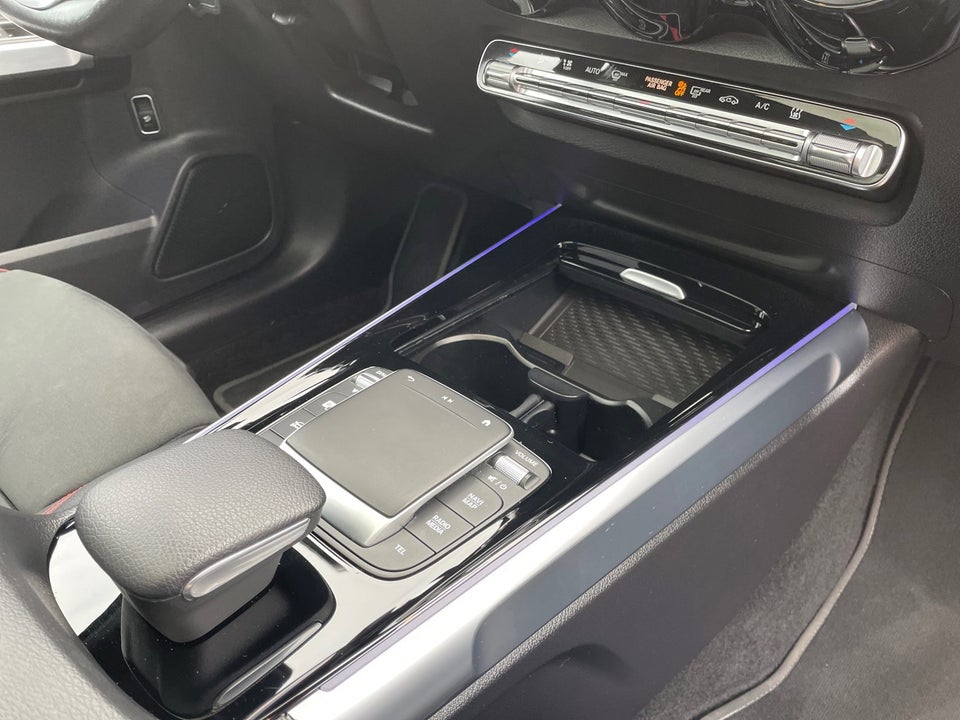 Mercedes EQB300 AMG Line 4Matic 5d