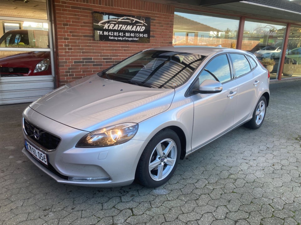 Volvo V40 1,6 D2 115 Kinetic Drive-E 5d