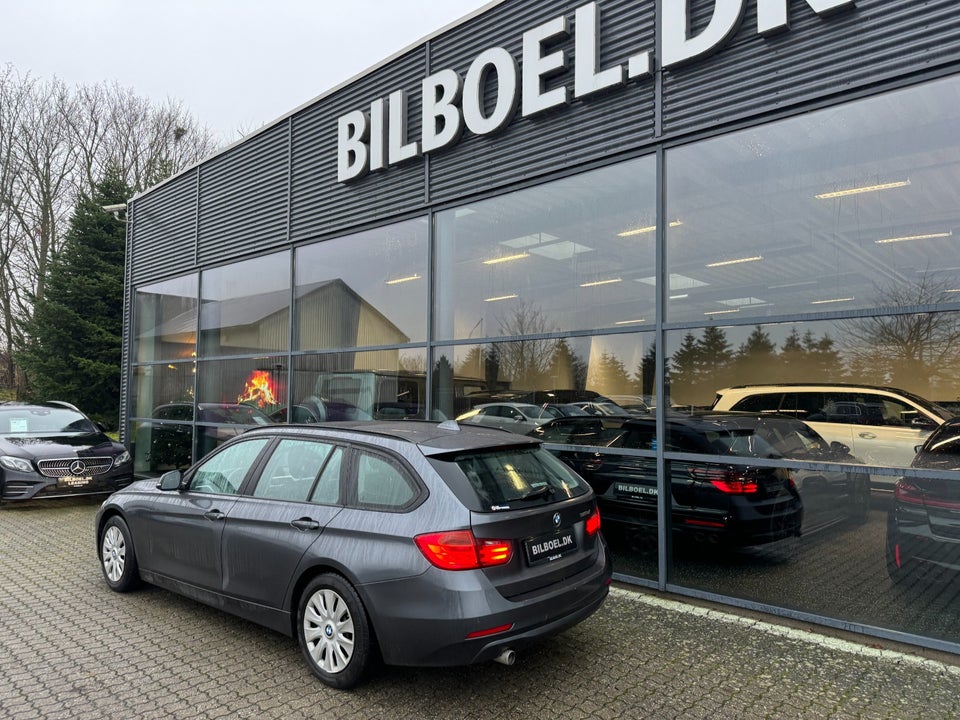 BMW 318d 2,0 Touring Modern Line aut. 5d