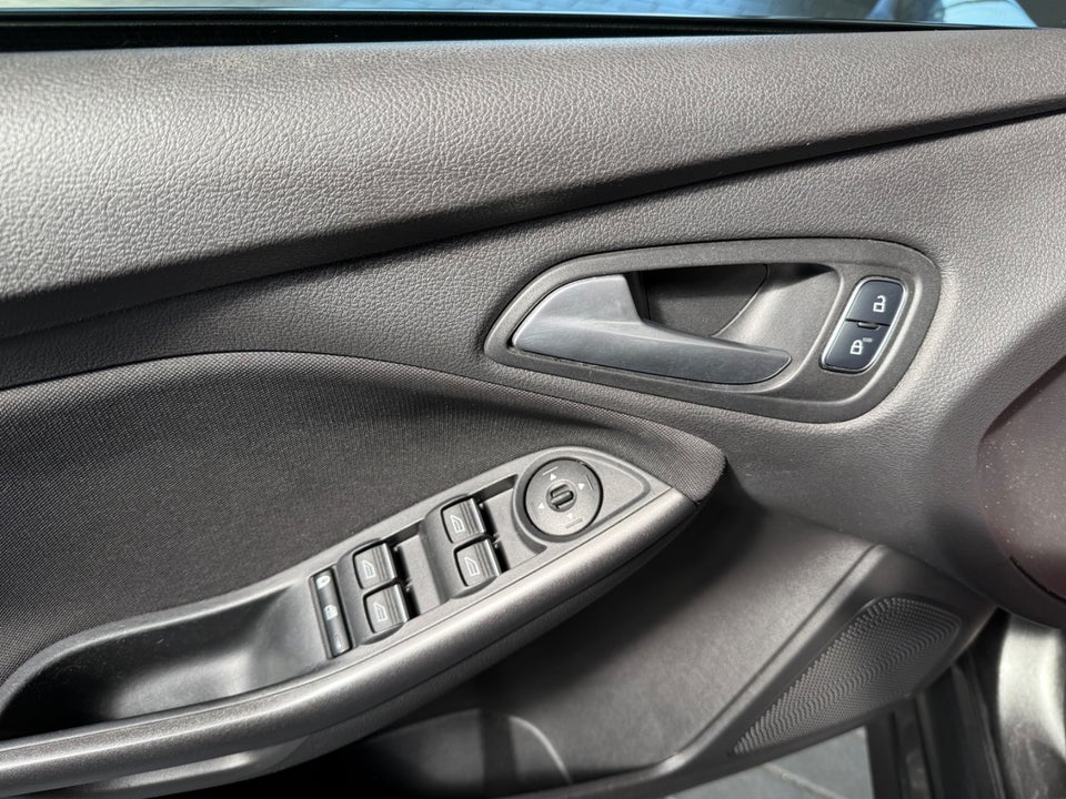 Ford Focus 1,5 EcoBoost ST-Line stc. 5d