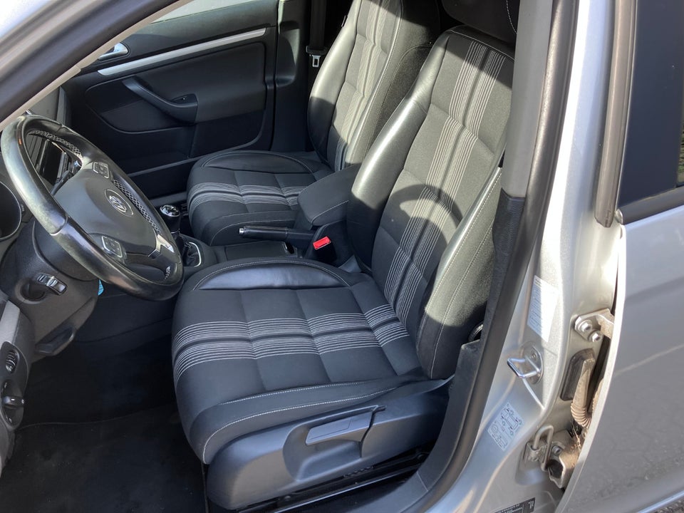 VW Golf VI 1,4 TSi 122 Match Variant 5d