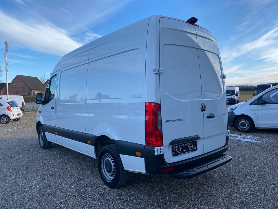 Mercedes Sprinter 317 2,0 CDi A2 Kassevogn aut. RWD