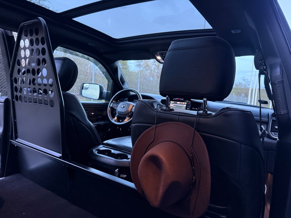 Dodge RAM 1500 5,7 V8 Hemi Limited Night aut. 4d