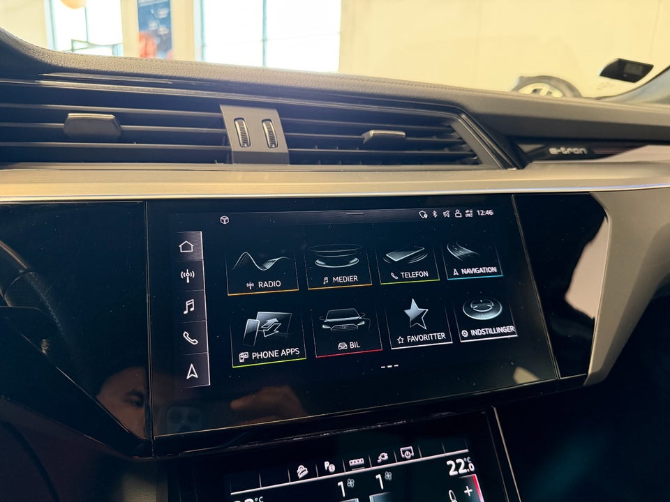 Audi Q8 e-tron 55 S-line quattro 5d