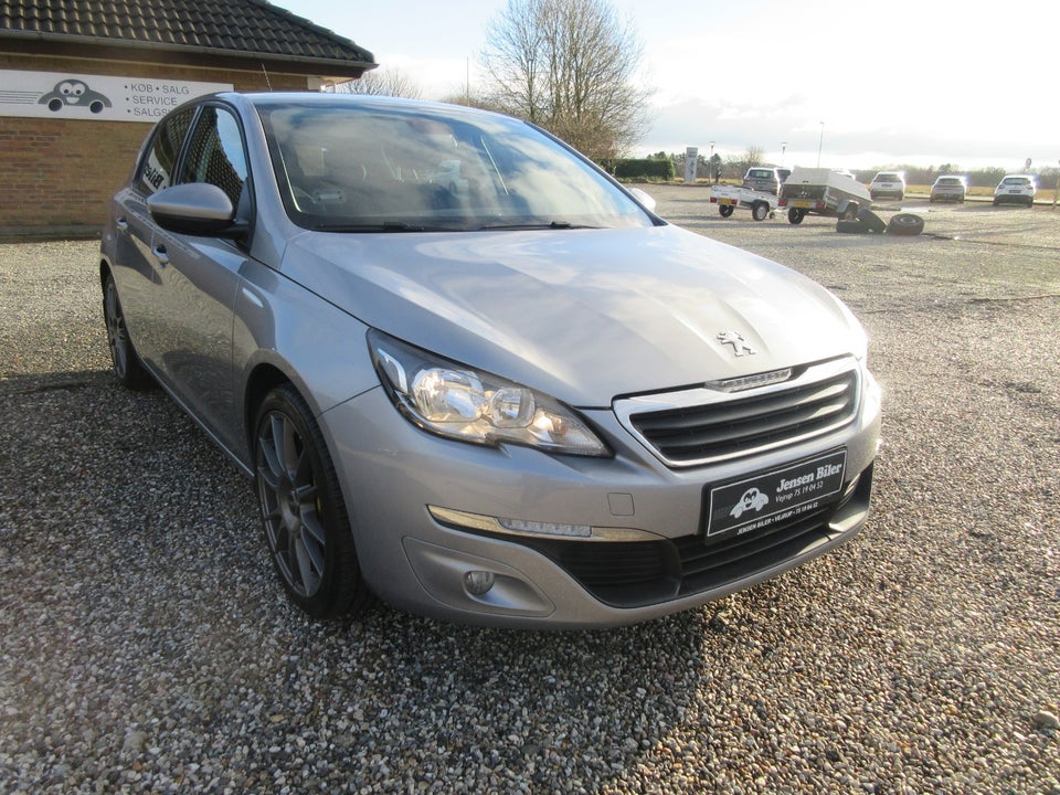 Peugeot 308 1,6 THP 125 Active 5d