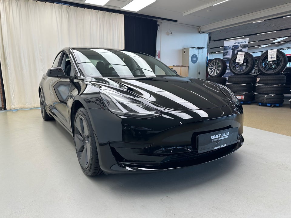Tesla Model 3 Standard Range+ RWD 4d