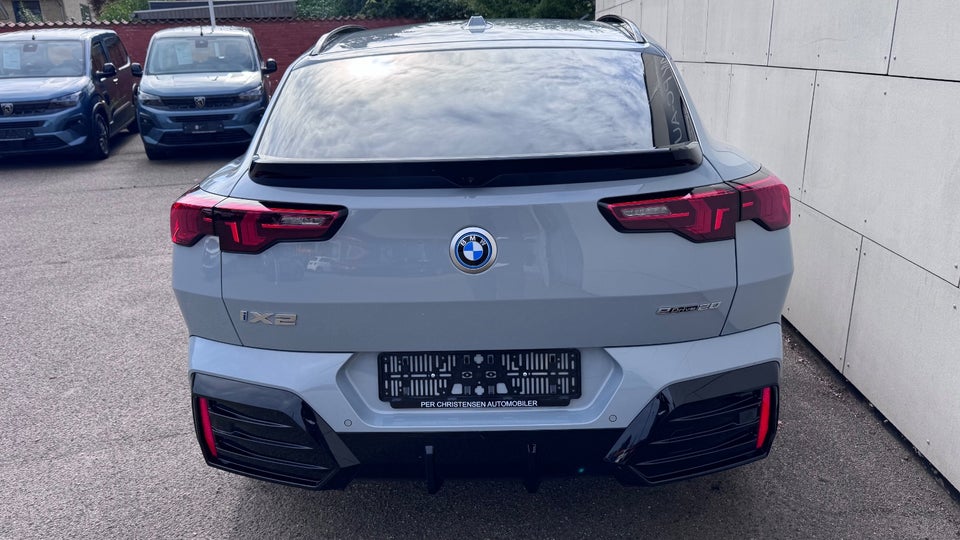 BMW iX2 eDrive20 Fully Charged M-Sport 5d