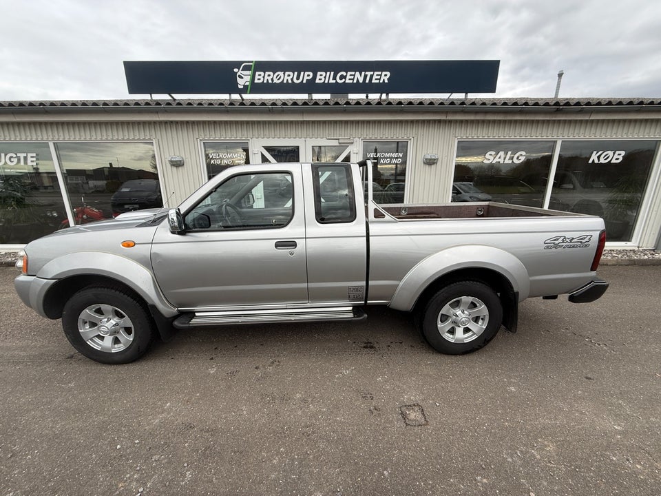 Nissan NP300 2,5 dCi 133 King Cab Comfort+ 4x4 2d