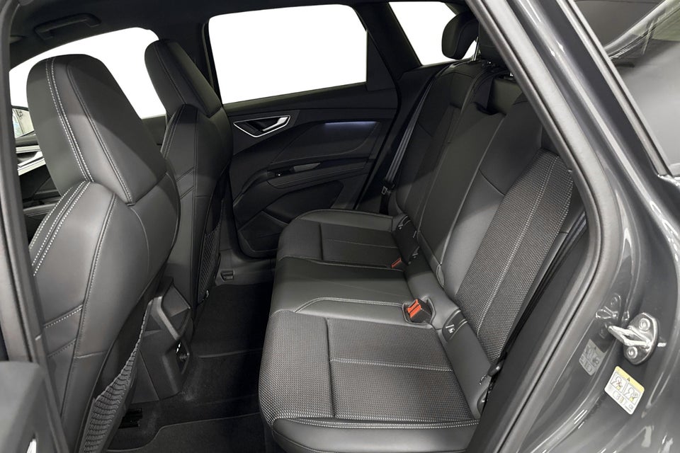 Audi Q4 e-tron performance 5d