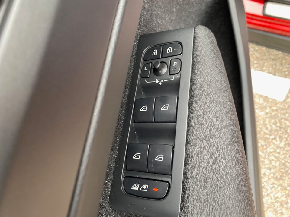 Volvo XC40 2,0 T4 190 R-Design aut. 5d