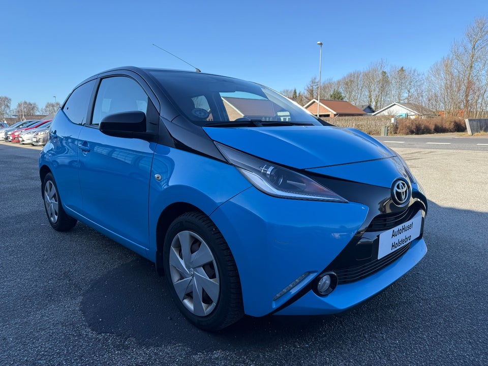 Toyota Aygo 1,0 VVT-i x-play x-touch 5d