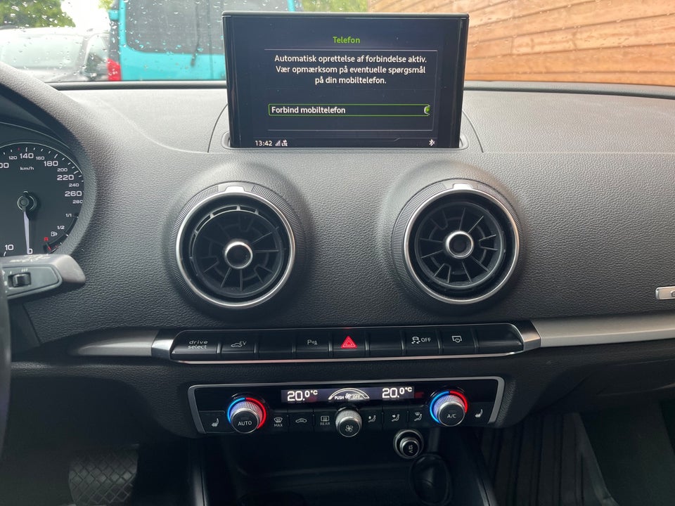 Audi A3 1,4 e-tron Sportback S-tr. 5d