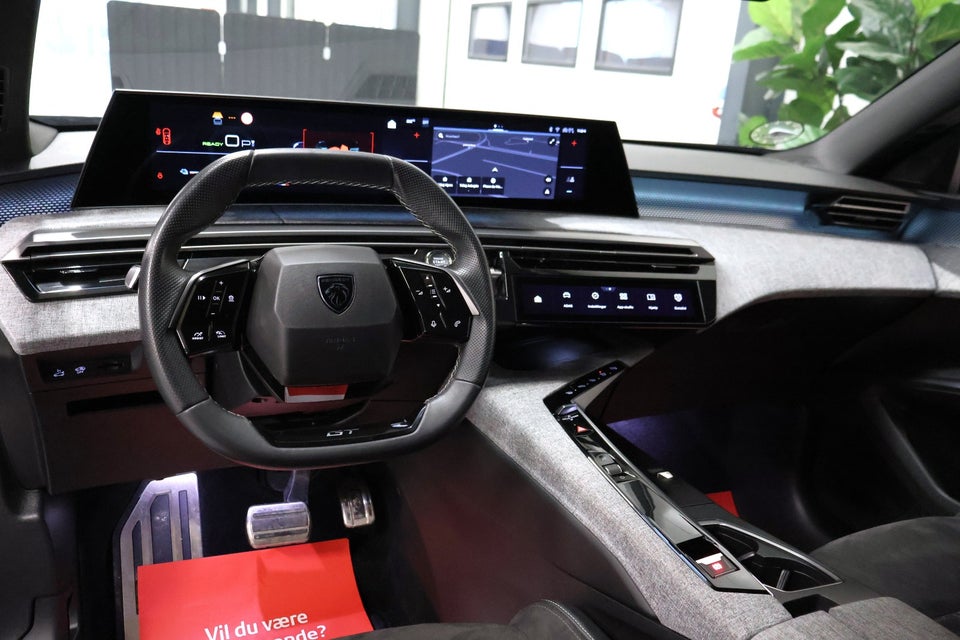 Peugeot e-3008 77 GT 5d