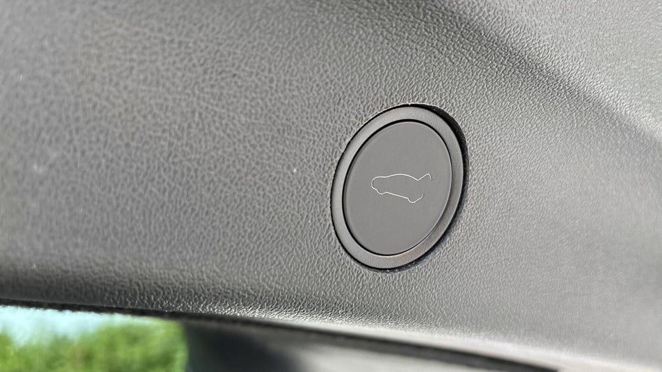 Tesla Model Y Long Range AWD 5d