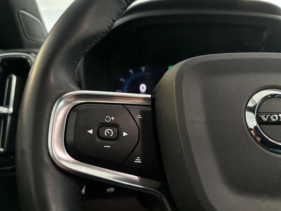 Volvo XC40 P6 ReCharge Pro 5d
