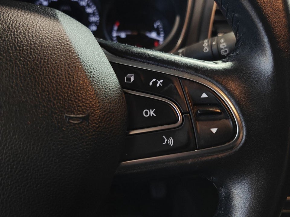 Renault Megane IV 1,3 TCe 140 Limited Sport Tourer EDC 5d