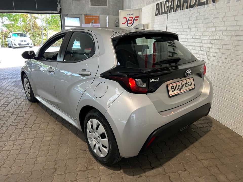 Toyota Yaris 1,5 Hybrid H3 e-CVT 5d