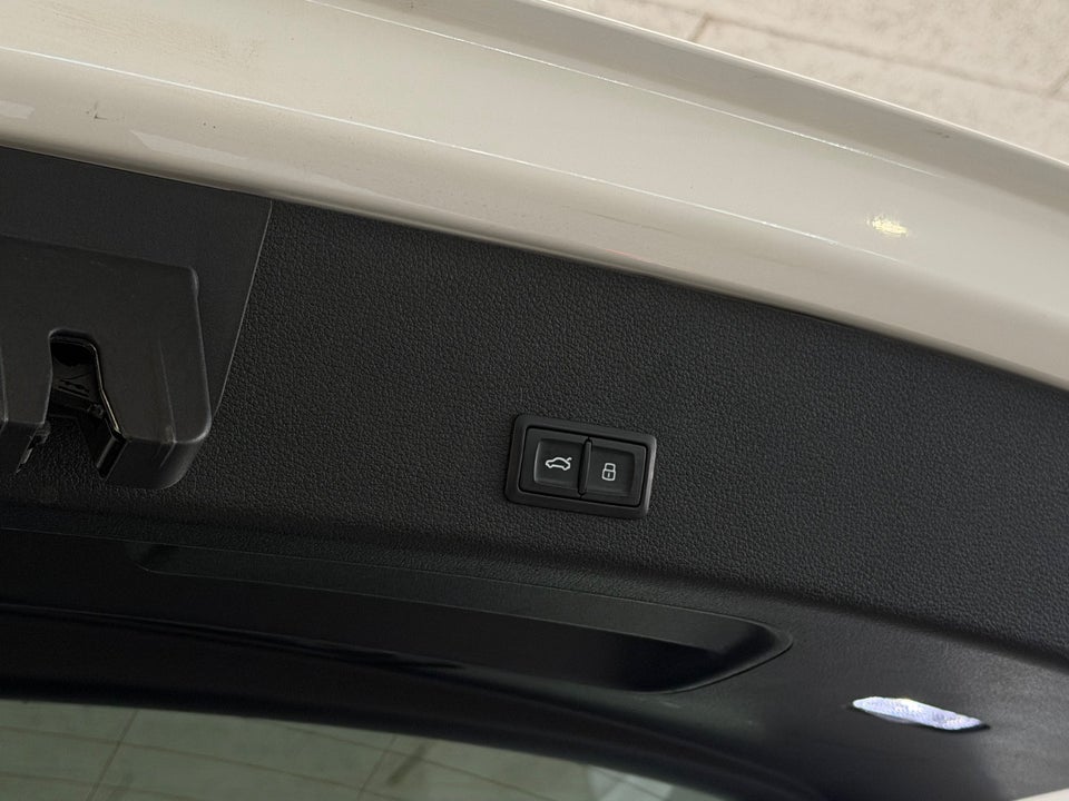 Audi e-tron 55 S-line quattro 5d