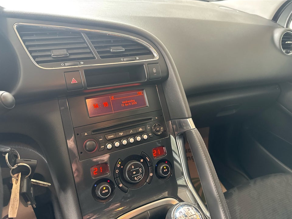 Peugeot 3008 1,6 HDi 110 Premium Cool 5d