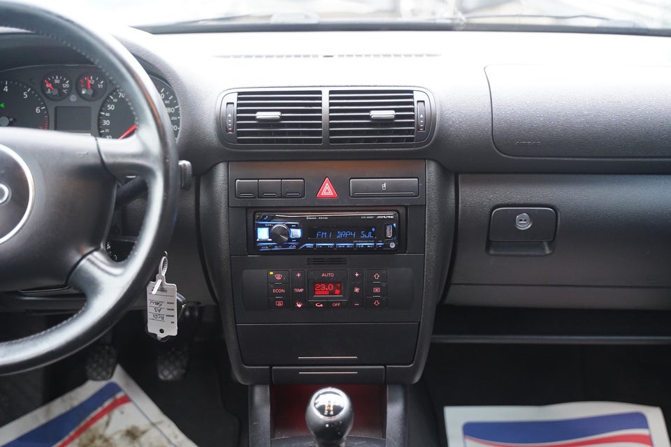 Audi A3 1,8 Ambiente 5d