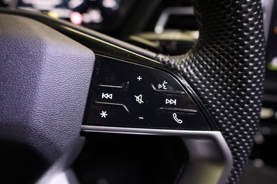 Audi Q4 e-tron 40 S-line 5d