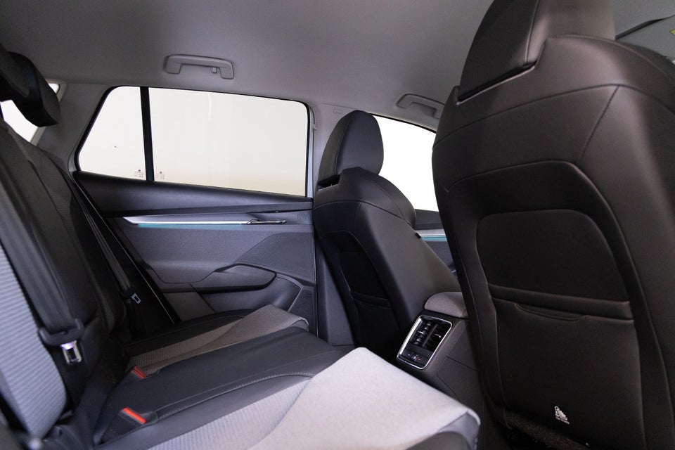 Skoda Enyaq 60 iV Loft 5d