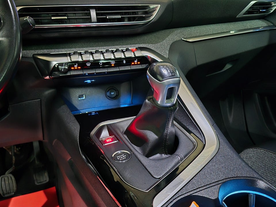 Peugeot 5008 1,2 PureTech 130 Allure 7prs 5d