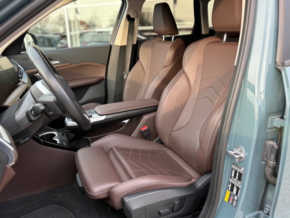 BMW iX1 eDrive20 Fully Charged 5d