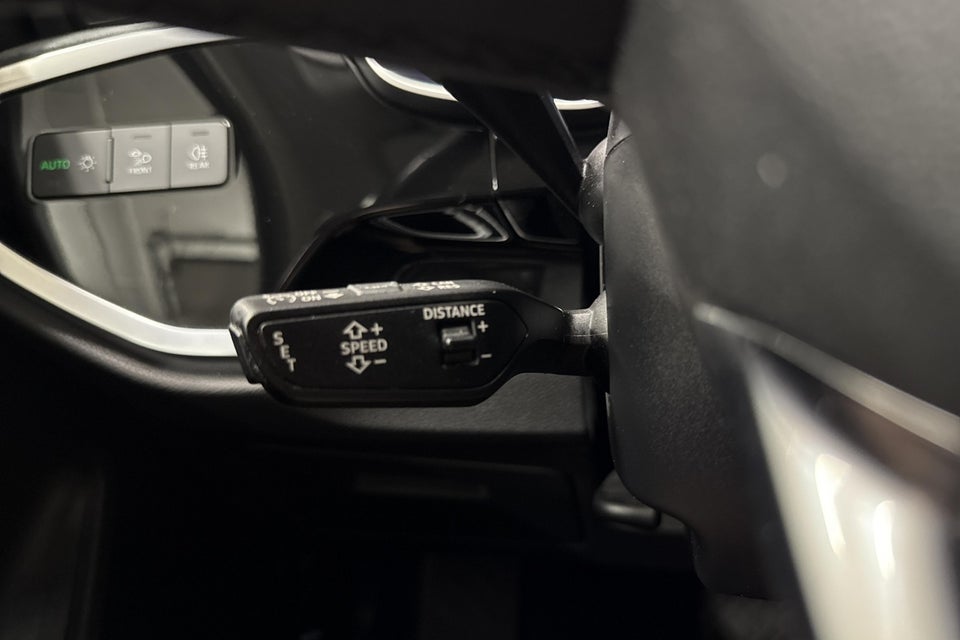 Audi Q3 45 TFSi e Attitude plus S-tr. 5d