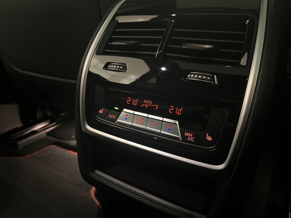 BMW X5 4,4 M50i Connected xDrive aut. 5d