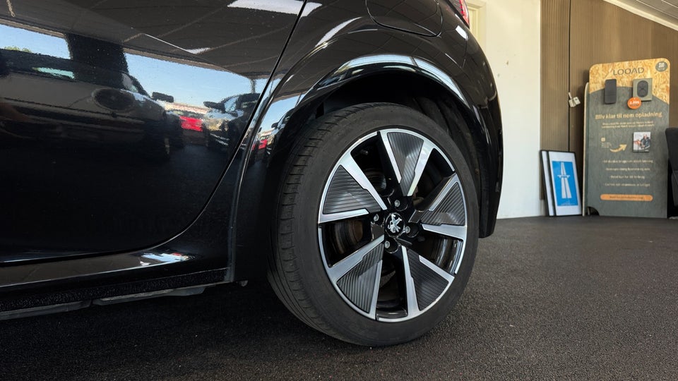 Peugeot e-208 50 GT 5d
