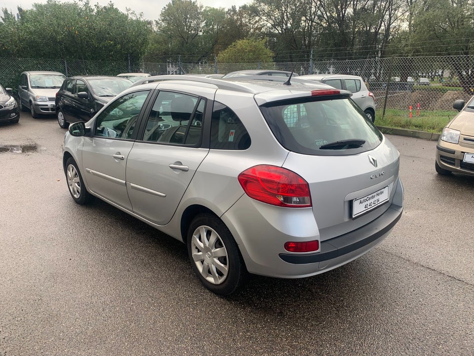 Renault Clio III 1,2 16V Authentique Sport Tourer 5d