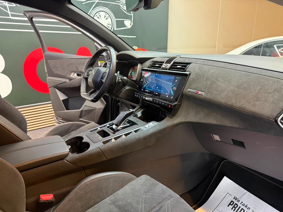 DS DS 7 CrossBack 1,6 E-Tense Performance Line Pack EAT8 5d