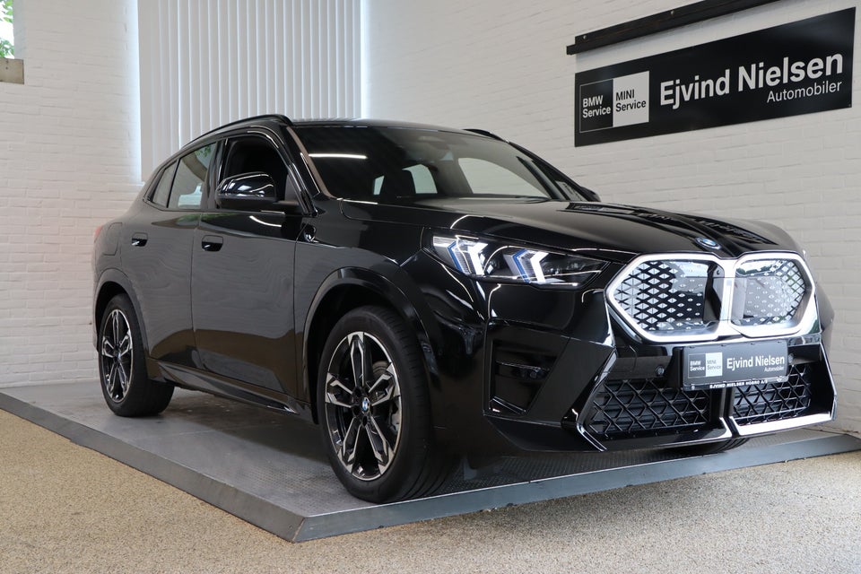 BMW iX2 eDrive20 Fully Charged M-Sport 5d