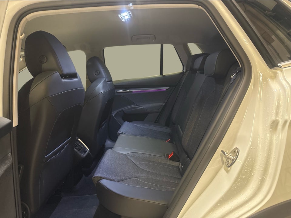 Skoda Elroq 85 iV Loft 5d