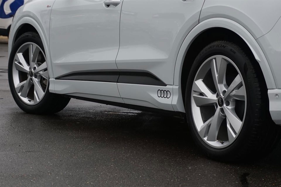 Audi Q4 e-tron 40 S-line 5d