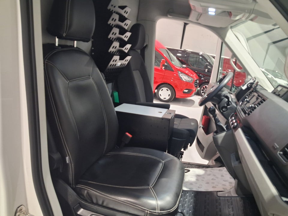 VW Crafter 35 2,0 TDi 177 Kassevogn L3H3