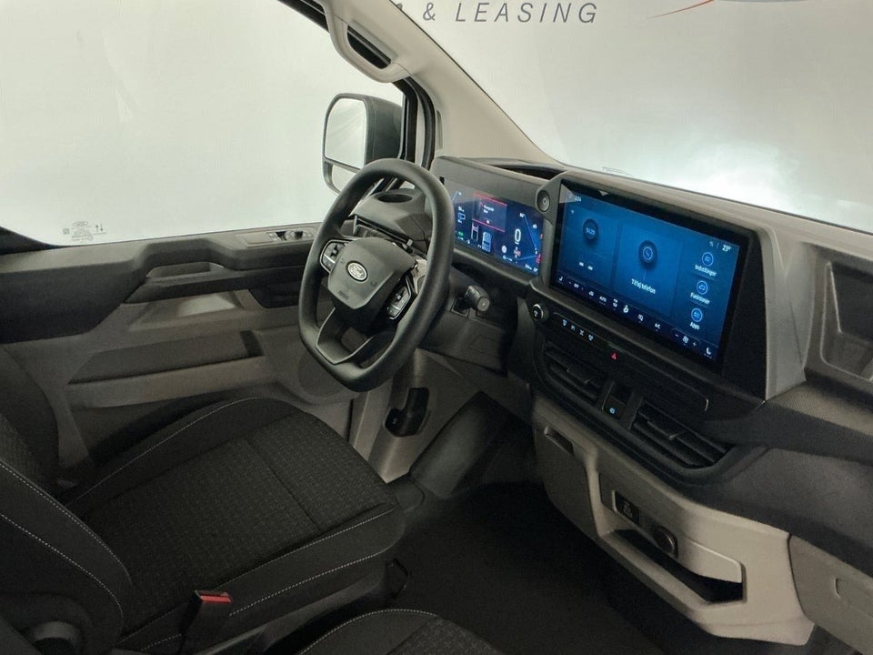 Ford E-Transit Custom 320L 64 Trend