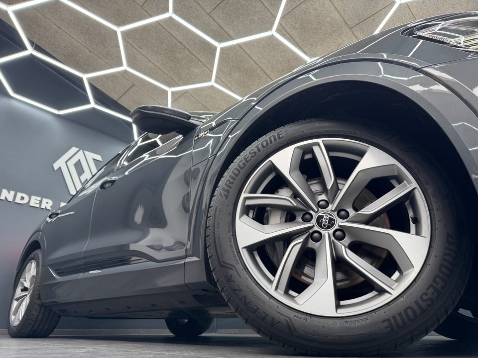 Audi e-tron 55 S-line Sportback quattro 5d