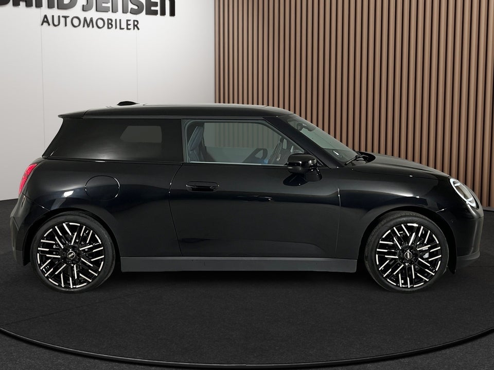 MINI Cooper SE Favoured Trim M 3d