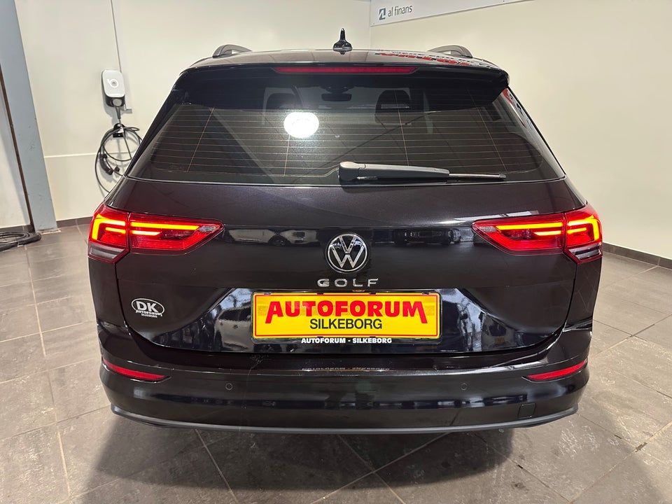 VW Golf VIII 2,0 TDi 115 Life Variant DSG Van 5d